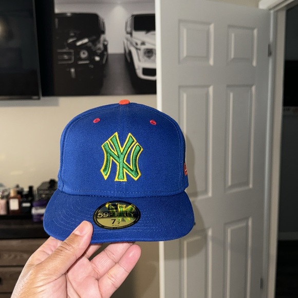 New Era, 59Fifty Fitted Hat, New York Yankees, Blue & Green - Picture 1 of 11